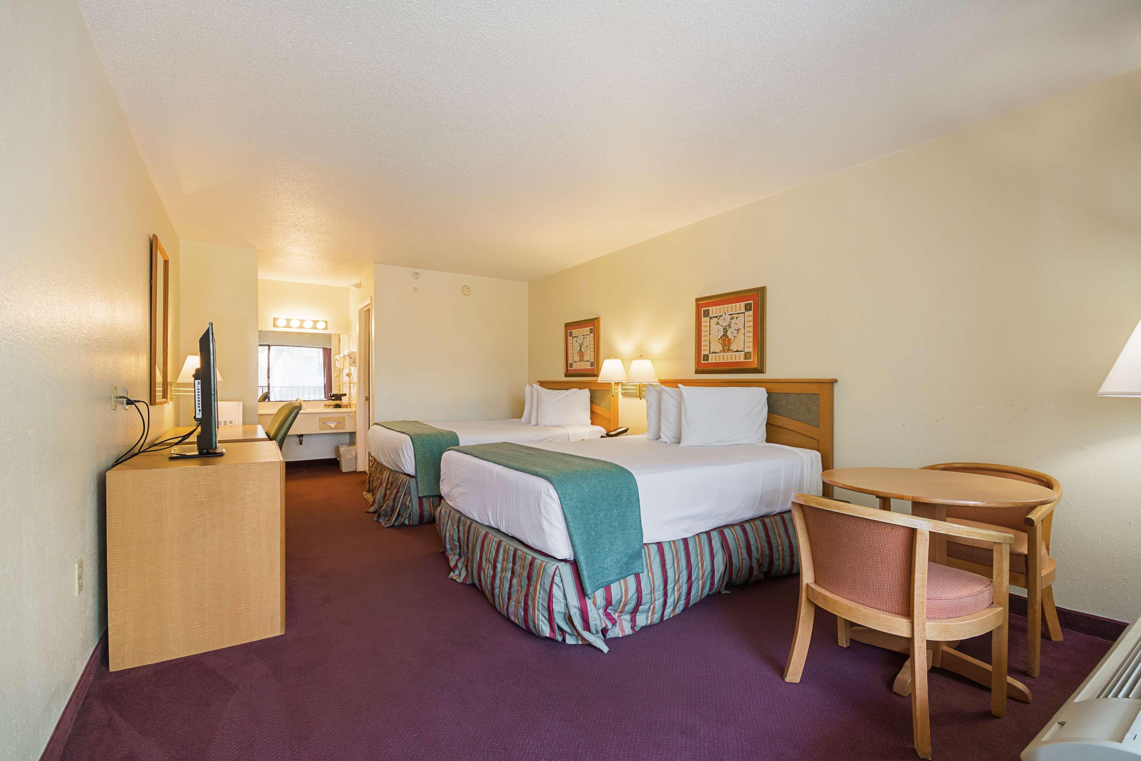 Americas Best Value Inn & Suites Melbourne Ngoại thất bức ảnh
