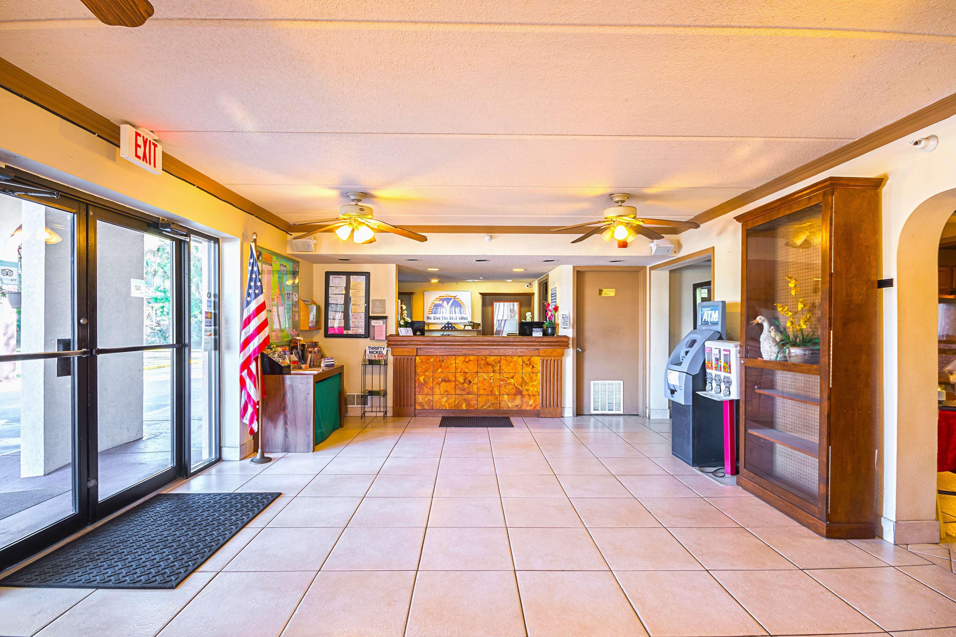 Americas Best Value Inn & Suites Melbourne Ngoại thất bức ảnh