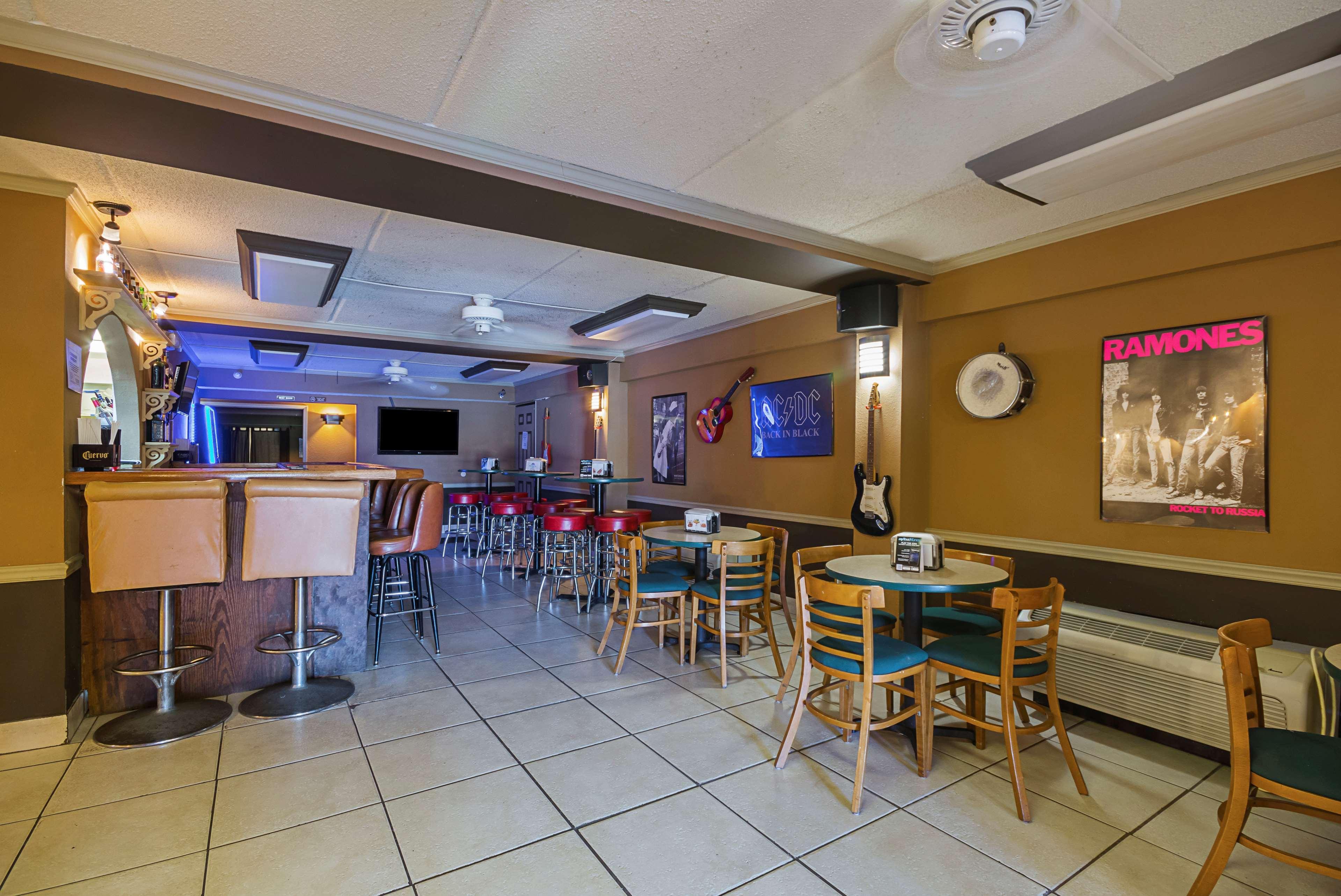 Americas Best Value Inn & Suites Melbourne Ngoại thất bức ảnh